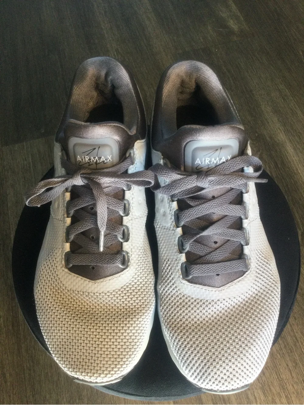AIR MAX ZERO ESSENTIAL Mens light gray and dark gray Size 8